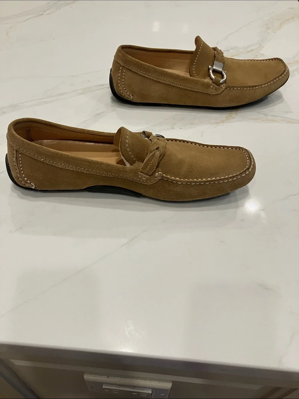 Ferragamo Men's Driving Moccasin Tan Suede w/ Silver Tone Accents Sz 8D - EUC